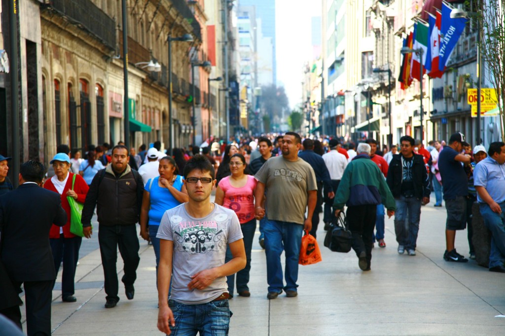 ソカロ広場からすぐのショッピングエリア