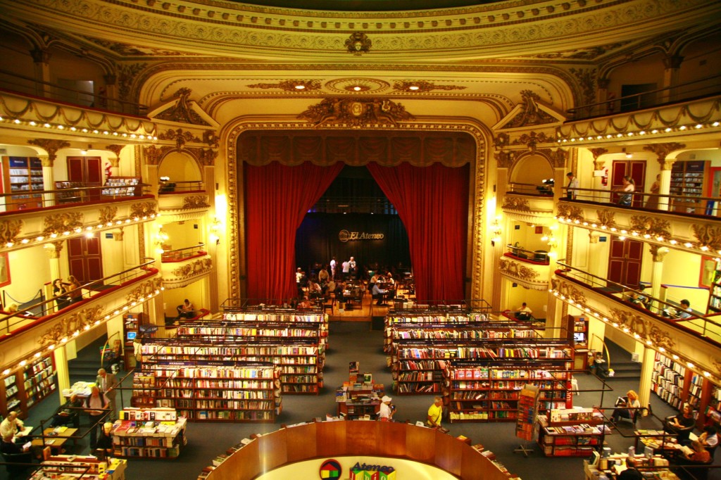世界で２番目に美しい書店『エル•アテネオ』