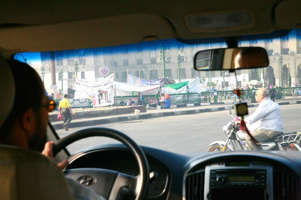 タクシーから見たタハリール広場