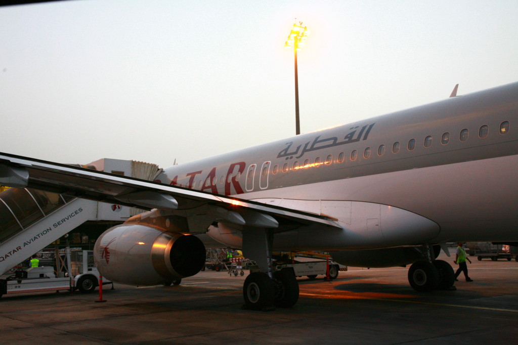 カタール航空。ANAマイレージのマイルが貯まる。そしてナイロビ〜ドーハの便に日本人添乗員がいる事にビックリ！