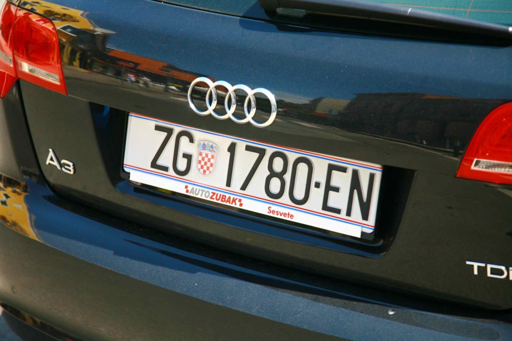 クロアチアの車のナンバープレート