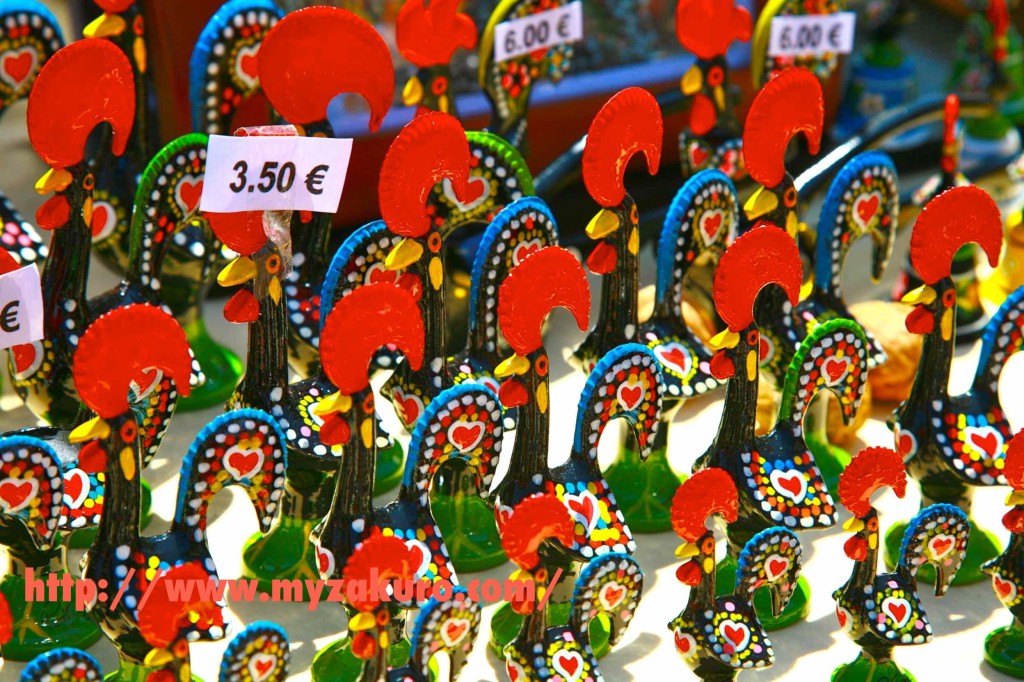 ポルトは鶏をモチーフにしたお土産が有名