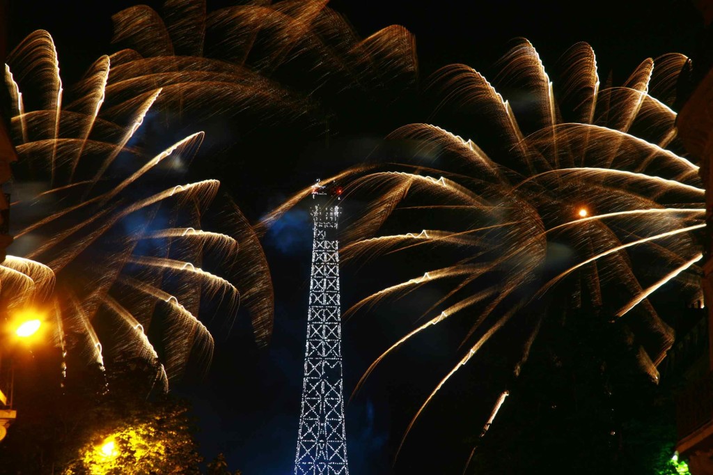 エッフェル塔の花火大会
