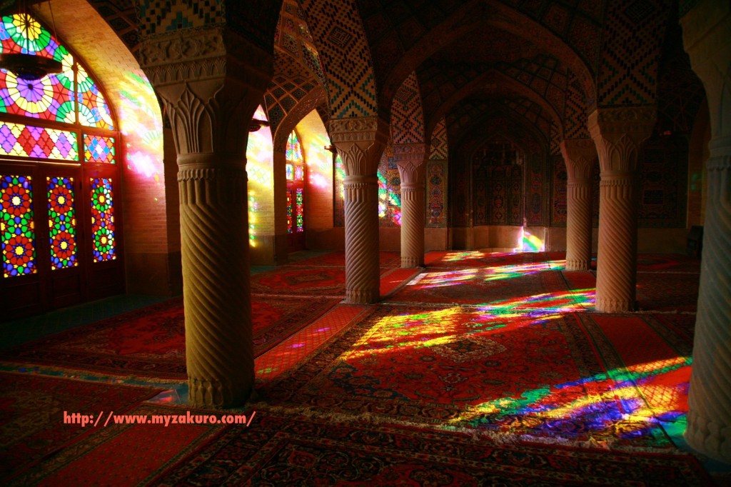 イランのシーラズにある「マスジェデ・ナスィーロル・モスク」
