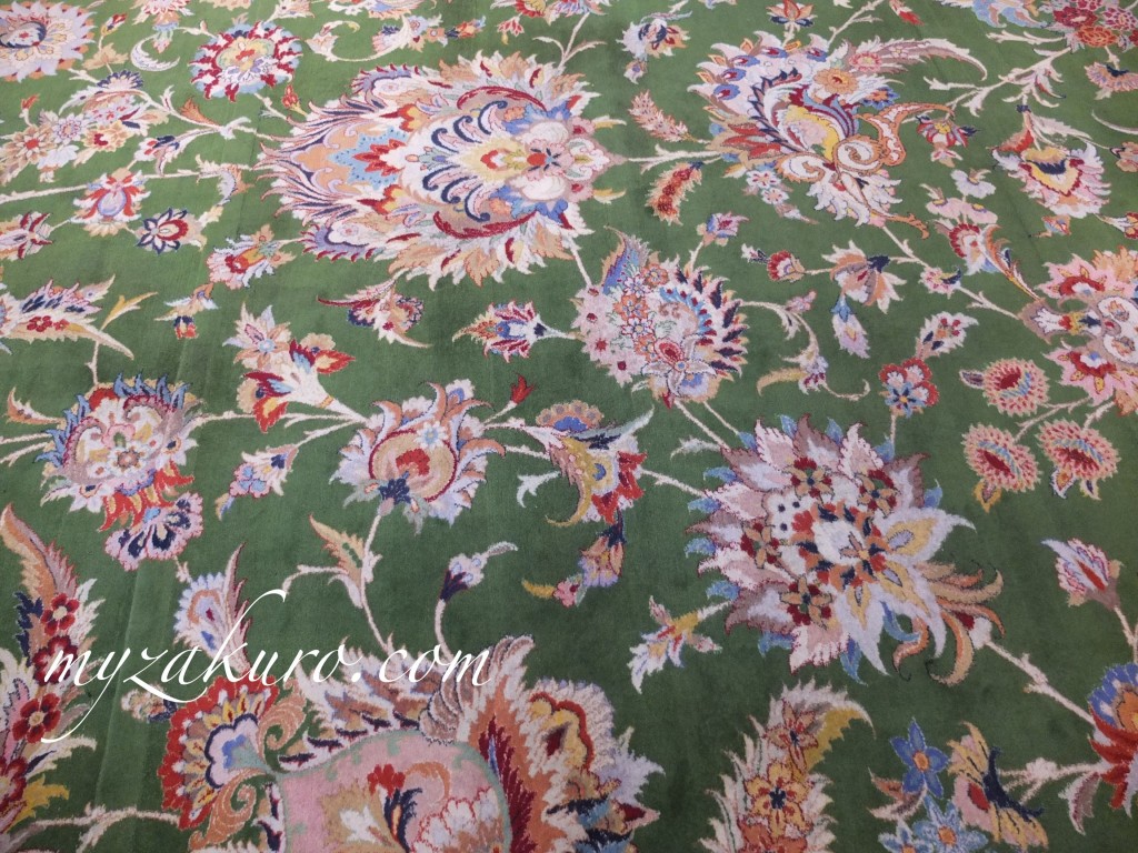 シェイク・ザーイド・モスク内のペルシャ絨毯